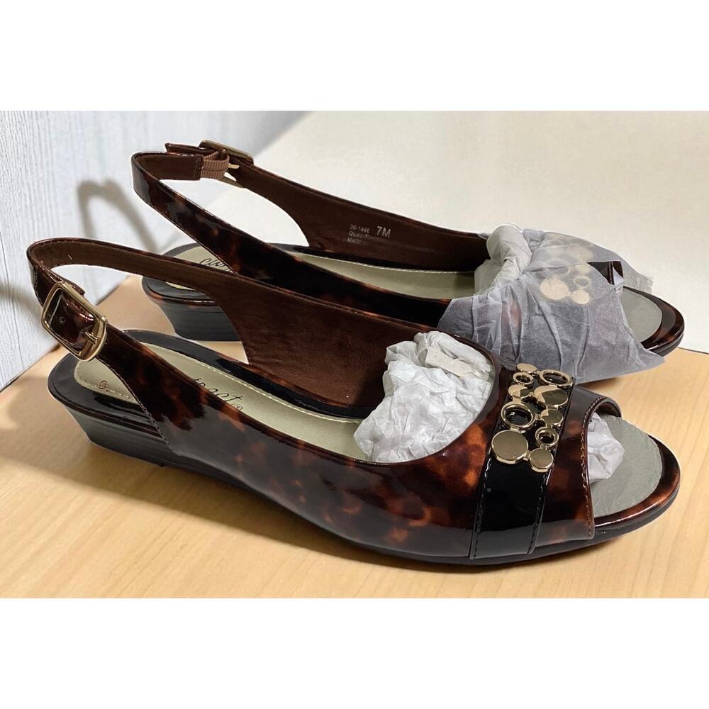 Easy street flex animal print patent peep toe adjustable strap size 7